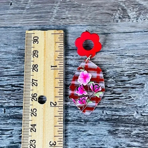 Acrylic Flatback Red Floral Dangle Earrings - Picture 2 of 8